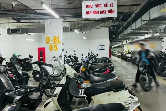 Ba rắc rối của xe máy điện với hầm chung cư