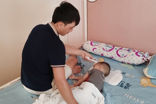 Đảo lộn cuộc sống vì dịch tay chân miệng