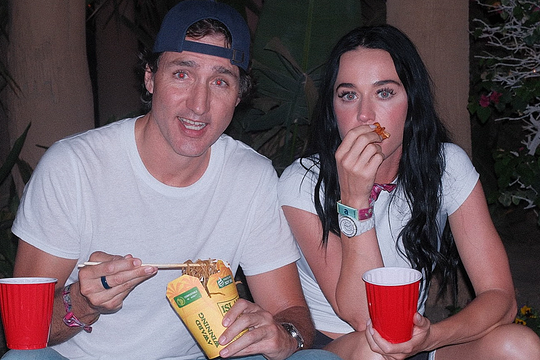 Katy Perry và cựu Thủ tướng Canada tận hưởng Coachella