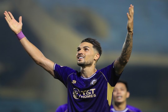 Hoàng Hên mừng bàn thắng giống Bellingham vì CĐV ung thư