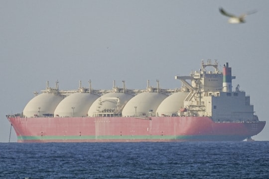 Lưu thông qua eo biển Hormuz 'đình trệ' sau lệnh phong tỏa của Mỹ