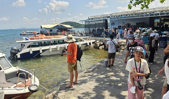 Du lịch dịp lễ "nóng" với loạt chương trình kích cầu