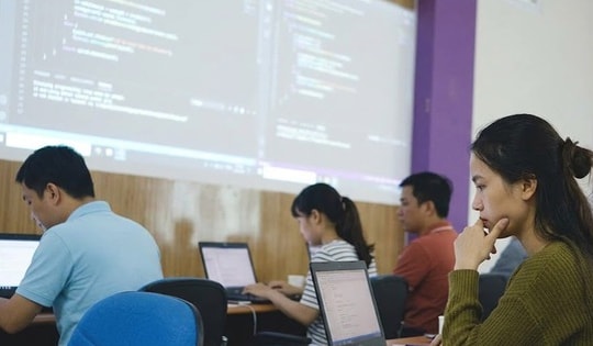 VN-Index tiếp tục tăng điểm