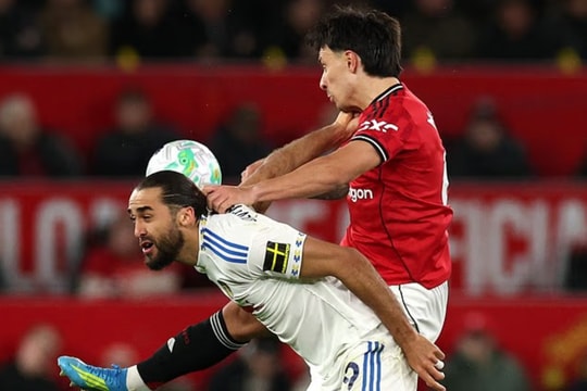 HLV Man Utd phẫn nộ: Trọng tài sai rõ ràng, ra quyết định tệ chưa từng thấy