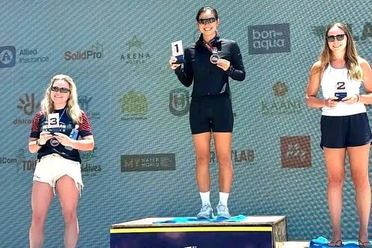 Ánh Viên vô địch giải bơi biển quốc tế