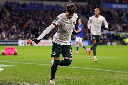 Garnacho nguy cơ bị kỷ luật vì 'thả thính' Man Utd