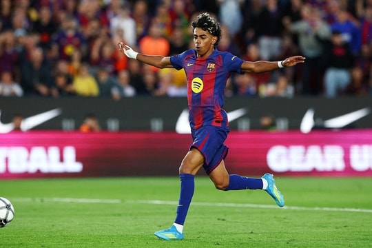 Yamal xin ân huệ từ HLV Simeone