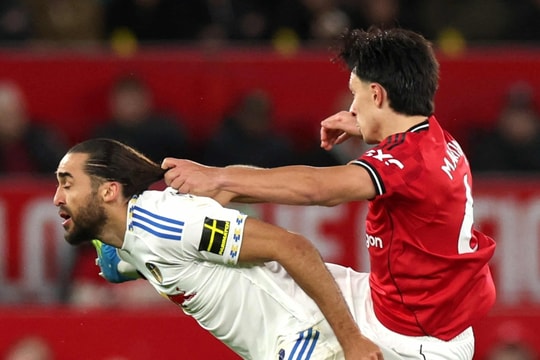 Man Utd thua sốc Leeds ngay tại Old Trafford