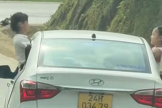 Để trẻ con thò người qua cửa sổ xe bị phạt thế nào?