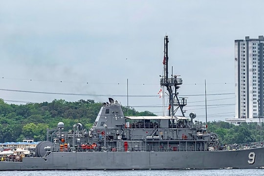 Loạt tàu quét mìn Mỹ có thể đang hướng tới eo biển Hormuz