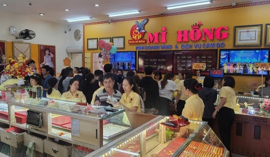 Cuối ngày 14-4, bất ngờ giá vàng miếng SJC trên thị trường tự do