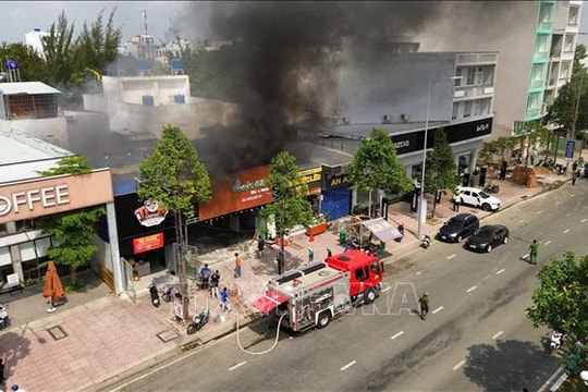 Cháy quán ăn trên tuyến đường trung tâm phường Long An