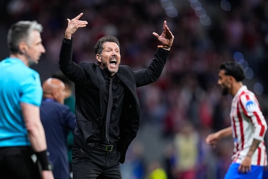 HLV Simeone: 'Atletico đi tiếp vì tấn công Barca'
