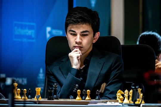 Sindarov giành quyền thách đấu Vua cờ Gukesh