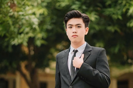 Thủ khoa Olympic Toán toàn quốc viết sách, dạy học từ sớm