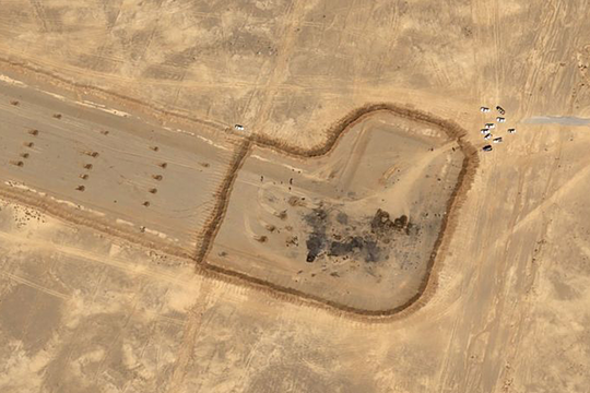 Iran thu xác máy bay Mỹ tại sân bay dã chiến