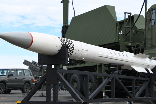 Đức sẽ đặt mua hàng trăm tên lửa Patriot cho Ukraine