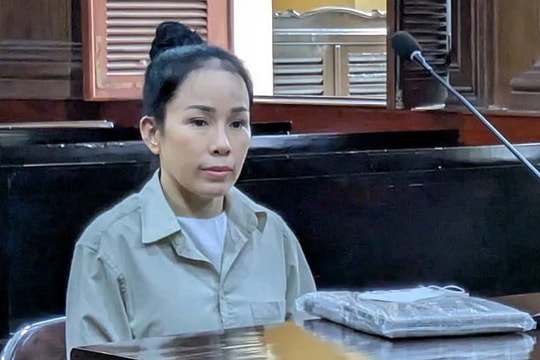 YouTuber Đinh Lan nói 'không biết ai đăng 6 video xúc phạm bà Phương Hằng'