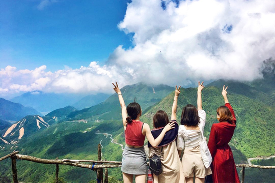 Tour du lịch lễ 30/4 tăng đến 30%, khách vẫn đổ về các điểm hot