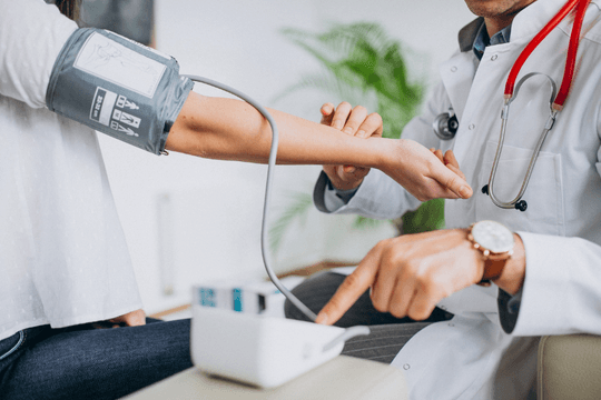 Vì sao bệnh tăng huyết áp được gọi là 'kẻ giết người thầm lặng'?