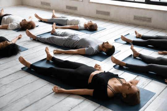 Savasana: Tư thế yoga chỉ cần nằm im nhưng không phải ai cũng làm đúng