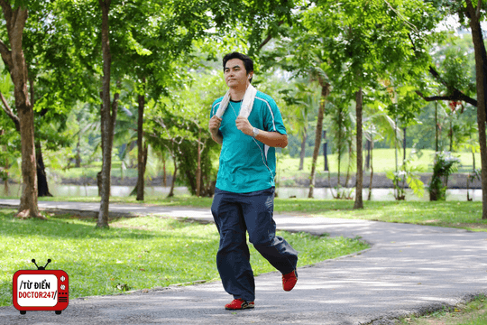 Lymphatic walking là gì? Giải thích xu hướng đi bộ đang lan truyền trên mạng xã hội