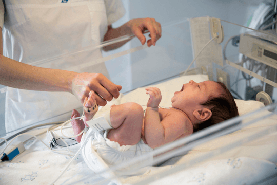 Tiêm vắc xin viêm gan B cho trẻ trong 24 giờ đầu sau sinh quan trọng như thế nào?