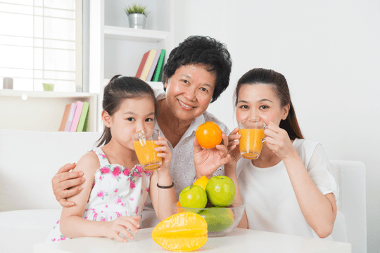 Uống nước cam mỗi ngày tưởng tốt, nhưng ai cần lưu ý hơn?