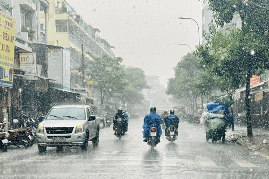 7 món nên thủ sẵn để không thất thủ trong mùa mưa