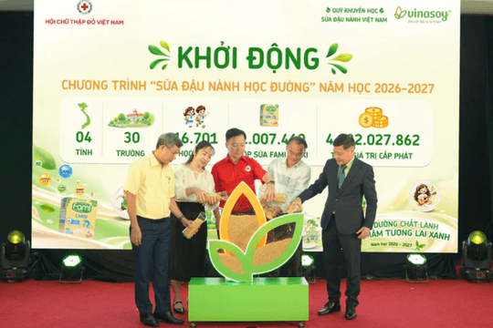 Chương trình "Sữa đậu nành học đường" trao 1 triệu hộp sữa cho học sinh tại 4 tỉnh
