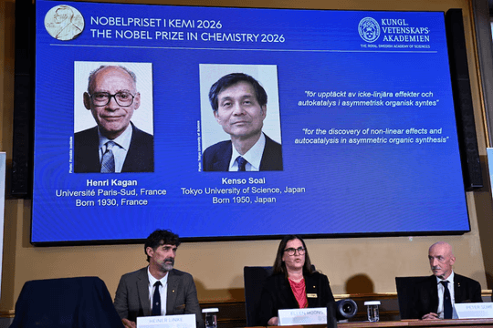 Nobel Hóa học 2026 vinh danh nghiên cứu thay đổi ngành dược phẩm