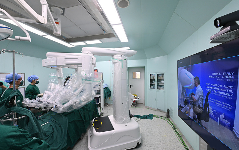 Phẫu thuật xuyên lục địa: Bác sĩ ở Rome, bệnh nhân ở Bắc Kinh