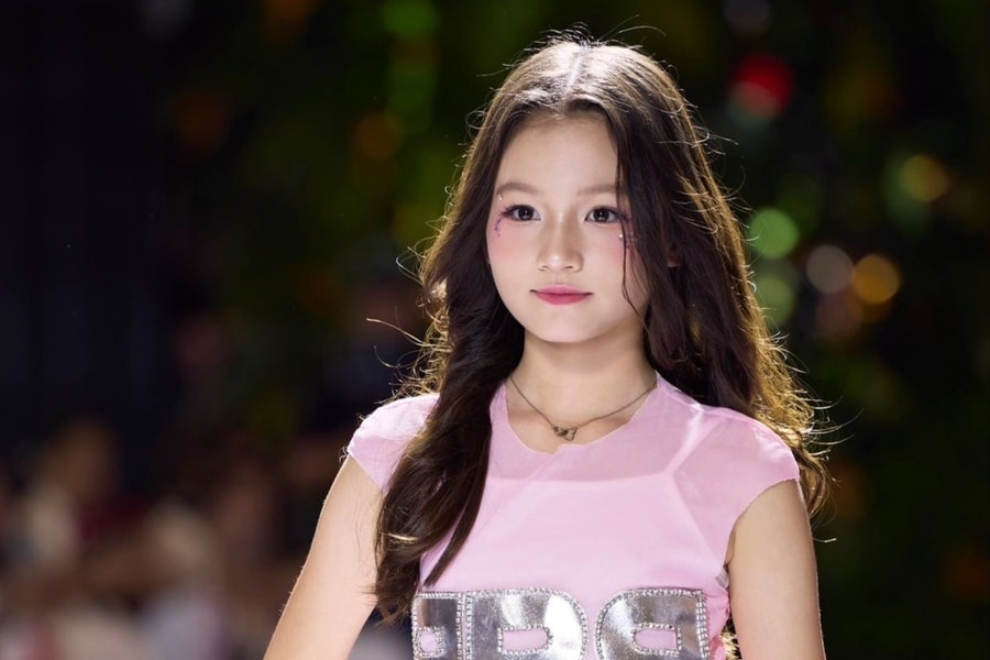 Con gái lai Tây của Phương Vy gây chú ý