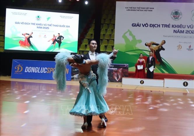 Lan tỏa niềm đam mê, tình yêu với bộ môn Dancesport đến thế hệ trẻ