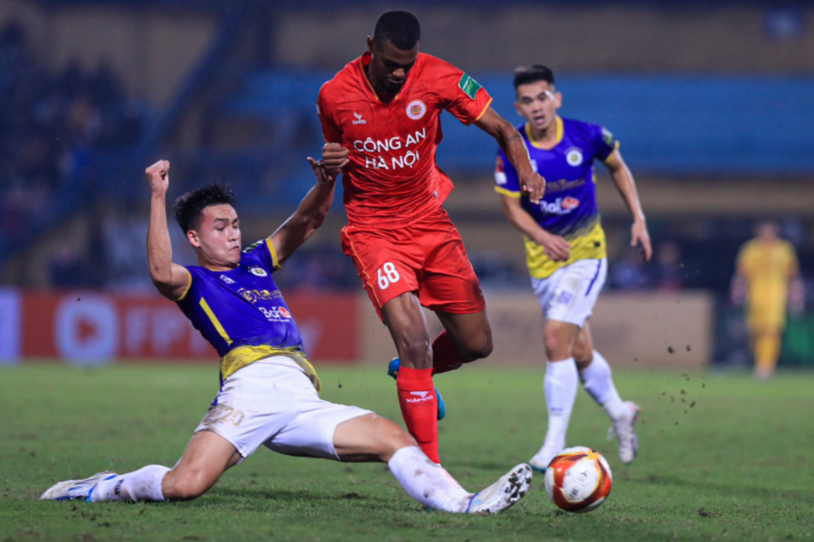 ‘Nóng’ sân Hàng Đẫy