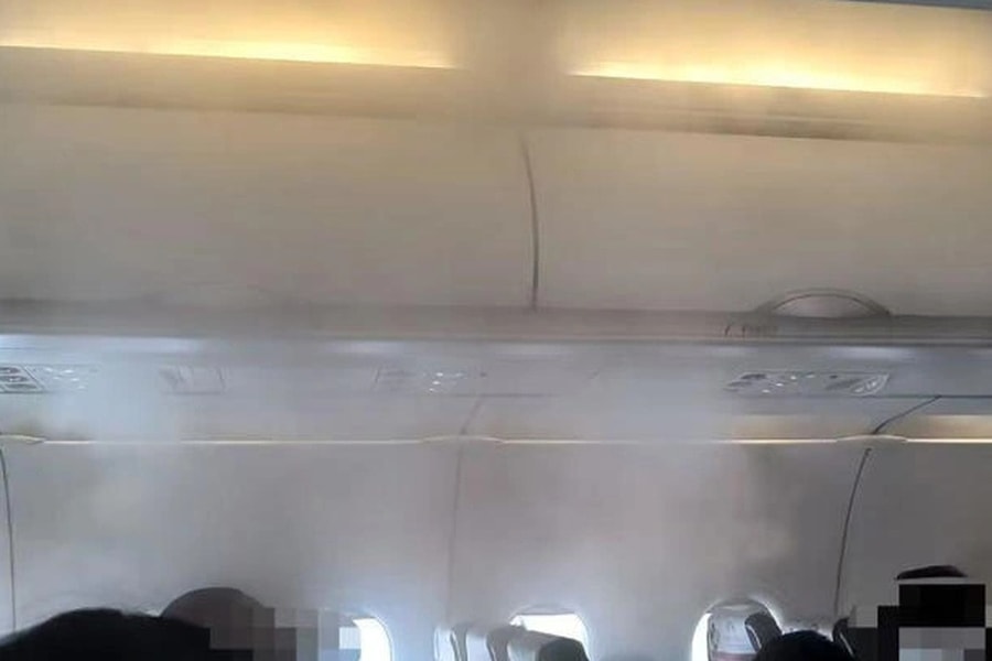 Hành khách tố hãng hàng không để điều hòa lạnh như tủ lạnh để bán chăn