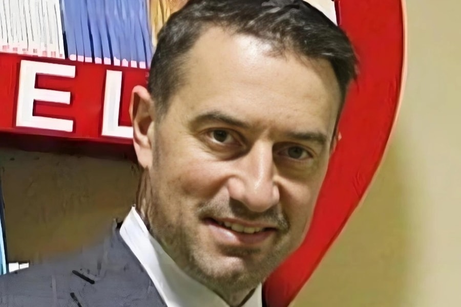 Hành động xấu xí nơi công cộng khiến doanh nhân nhận bài học nhớ đời