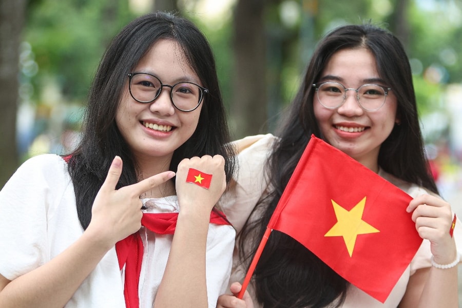 Giới trẻ TPHCM rủ nhau vào phường Sài Gòn cà phê bệt ngày Quốc khánh