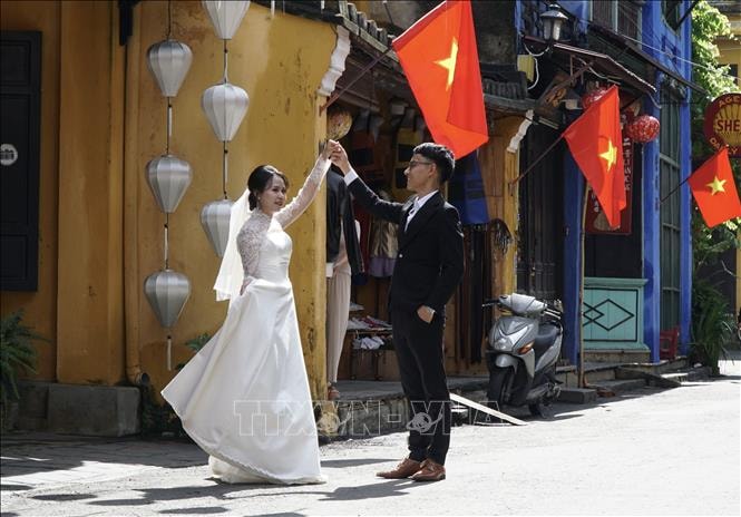 Nhiều điểm đến 'hút' du khách dịp nghỉ lễ 2/9