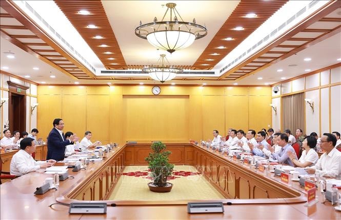 Thủ tướng chủ trì làm việc với Ban Thường vụ các Tỉnh ủy An Giang và Lâm Đồng