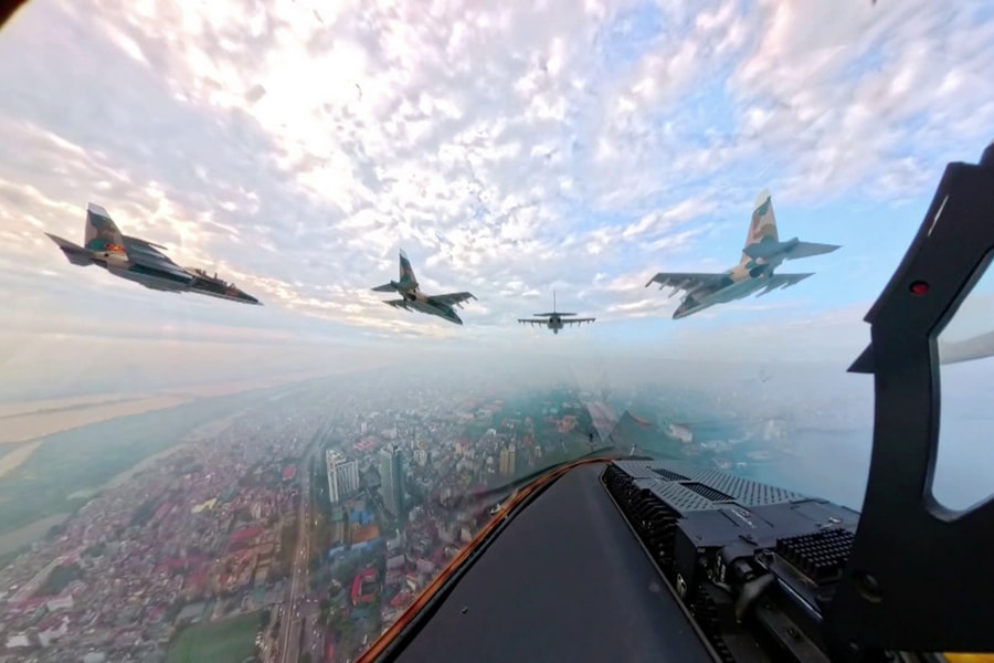 Những góc máy 'đi dưới gầm xe', 'bay cùng phi đội' ở lễ diễu binh A80 của VTV