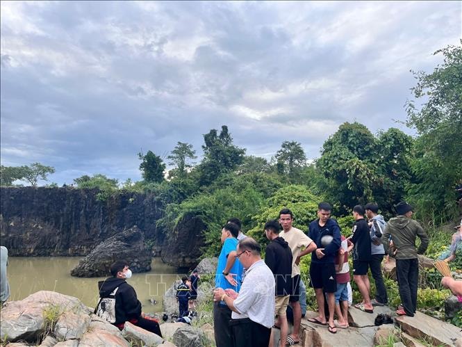 Tìm thấy thi thể hai nạn nhân mất tích tại khu vực hồ Đá Xanh