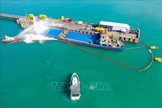 Đơn giản hóa thủ tục hành chính liên quan đến hoạt động sản xuất, kinh doanh thuộc quản lý của Bộ Quốc phòng