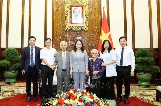 Phó Chủ tịch nước Võ Thị Ánh Xuân tiếp Giáo sư Trần Thanh Vân và Giáo sư Lê Kim Ngọc