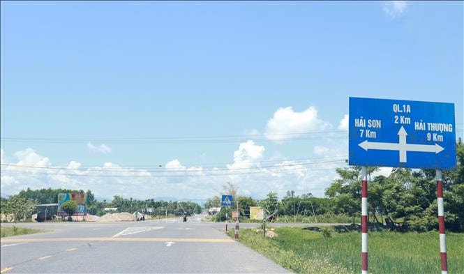 Quảng Trị: Còn nhiều biển báo vẫn chỉ dẫn theo đơn vị hành chính cũ