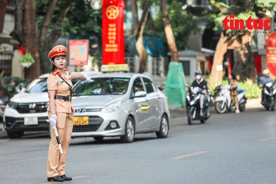 Giao thông Hà Nội thông suốt trong ngày khai giảng năm học mới