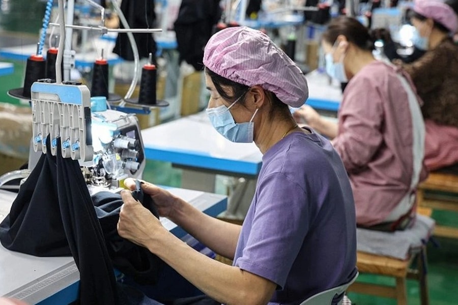 Lao động chấp nhận bị “vắt kiệt sức”, gác ước mơ được nghỉ 2 ngày cuối tuần