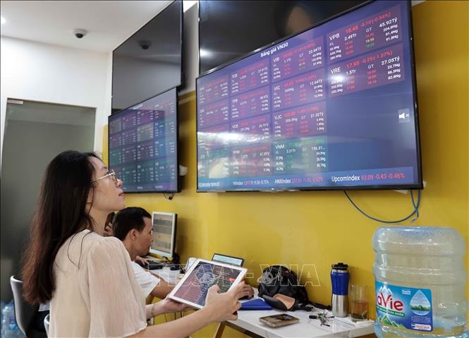 Tạo thuận lợi cho dòng vốn nước ngoài tham gia thị trường chứng khoán