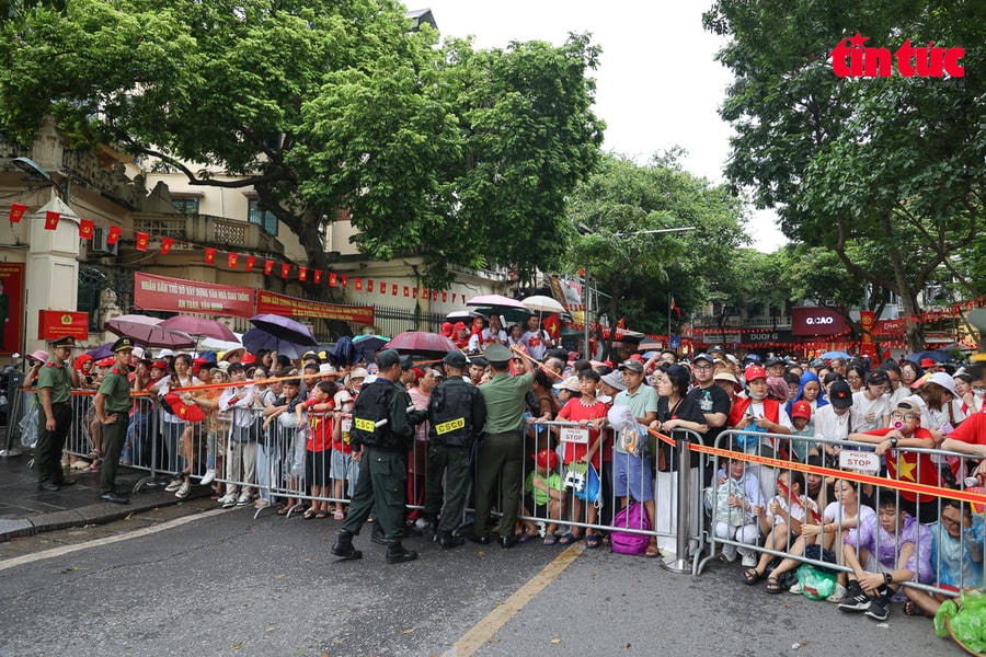 Từ khóa ‘concert quốc gia’, ‘Mưa đỏ’ được tìm kiếm nhiều không gian số