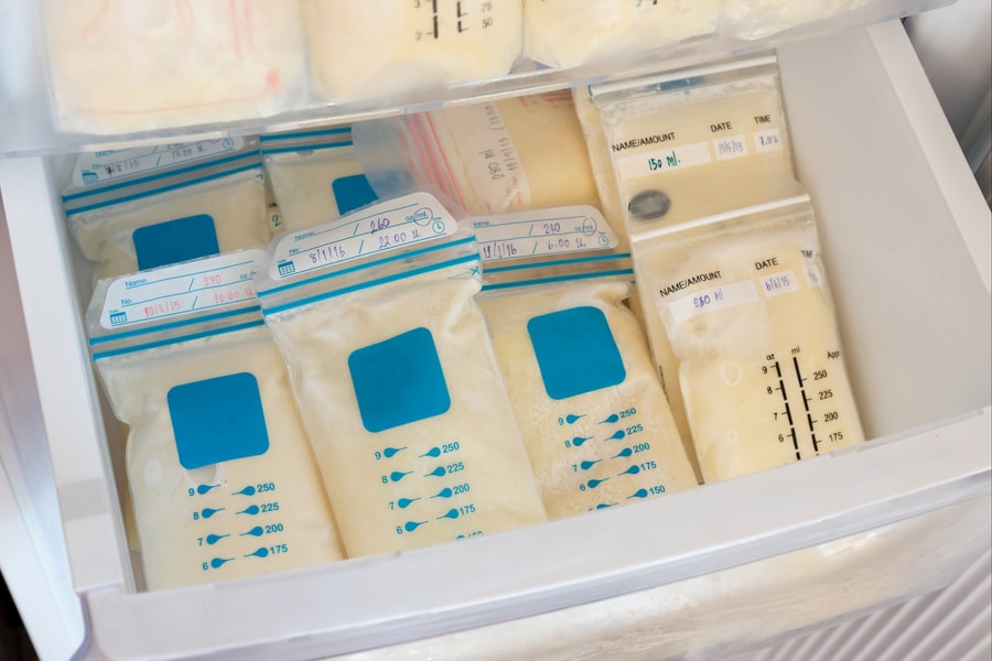 Đột phá sinh học có thể giúp sữa mẹ bảo quản được lâu hơn